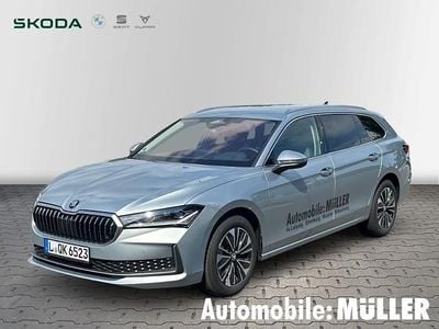 Pebble silber metallic (grau) Gebraucht 2024 Skoda Superb Selection Kombi | 39.370 € (Fairer Preis)