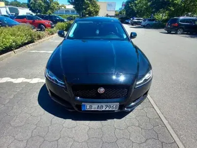 Gebraucht Jaguar XF Portfolio 179 PS (131 kW) 2017 Schwarz Limousine