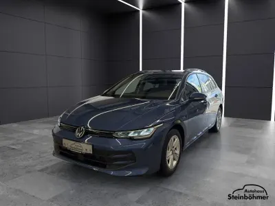 Gebraucht VW Golf VIII Life 116 PS (85 kW) 2025 Anemonenblau (blau) Kombi
