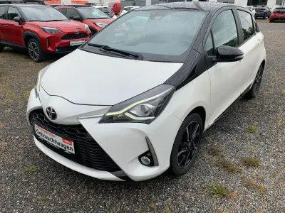 Gebraucht Toyota Yaris Style 111 PS (81 kW) 2018 Weiß Limousine