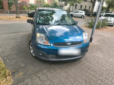 Gebraucht Ford Fiesta 79 PS (58 kW) 2009 Blau Limousine