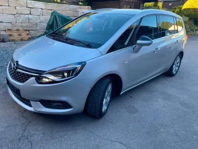 Gebraucht Opel Zafira Tourer Business Innovation 136 PS (100 kW) 2017 Silber Van / Kleinbus