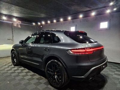Gebraucht Porsche Macan 381 PS (280 kW) 2022 Vulkangrau (metallic) SUV