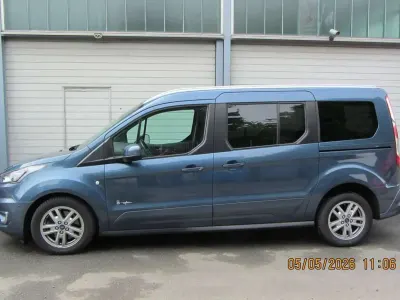 Gebraucht Ford Tourneo Connect Titanium 120 PS (88 kW) 2020 Chromablau metallic Van / Kleinbus