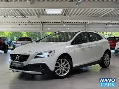 Second-hand Volvo V40 CC Pro 190 CP (139 kW) 2017 Alb Break