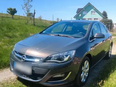 Brugt Opel Astra 140 HK (102 kW) 2013 Andere farben Sedan