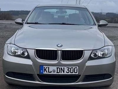 Gebraucht BMW 318 129 PS (94 kW) 2007 Gold Limousine