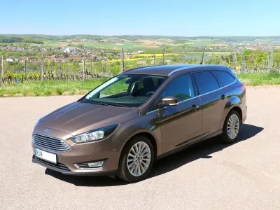 Second-hand Ford Focus Titanium 150 CP (110 kW) 2017 Maro Berlinǎ