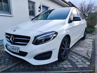 Gebraucht Mercedes B200 156 PS (114 kW) 2018 Weiß Kleinwagen