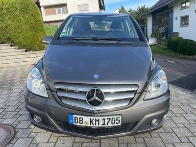 Mercedes B200