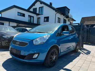 Używany Kia Venga 128 KM (94 kW) 2011 Niebieski Hatchback