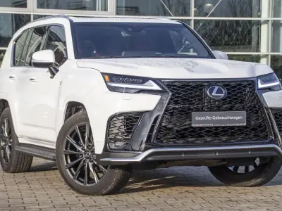Gebraucht Lexus LX600 Sport Line 415 PS (305 kW) 2024 Weiss metallic SUV
