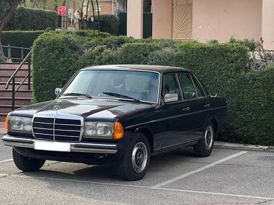 Gebraucht Mercedes E300 88 PS (64 kW) 1978 Blau Limousine