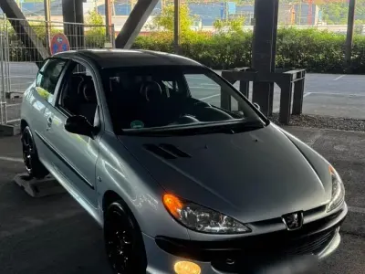 Używany Peugeot 206 S16 136 KM (100 kW) 2000 Srebrny
