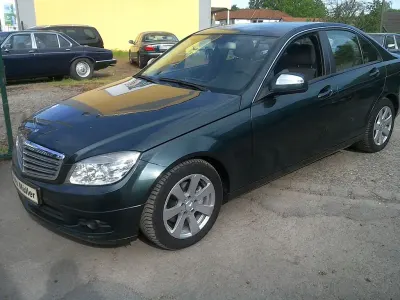 Usata Mercedes C180 156 CV (114 kW) 2007 Verde Berlina