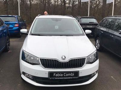 Weiß Gebraucht 2017 Skoda Fabia Ambition Kombi | 9.500 € (Fairer Preis)