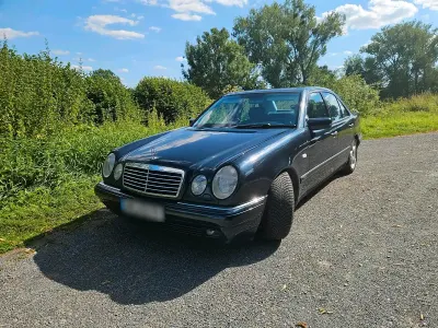 Gebraucht Mercedes 240 170 PS (125 kW) 1998 Schwarz Limousine