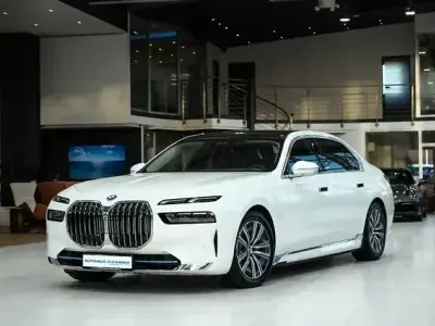 Usata BMW i7 Sport Line 400 kW (544 CV) 2023 Bianco Berlina