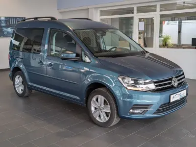 Gebraucht VW Caddy Comfortline 125 PS (91 kW) 2016 Grün Van / Kleinbus