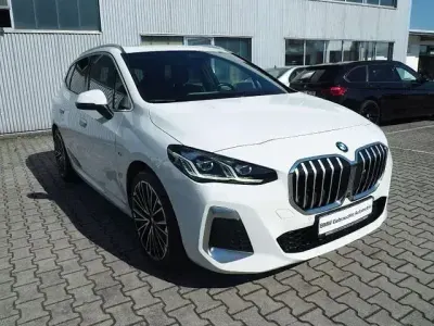 Gebraucht BMW 218 Active Tourer M Sport 136 PS (100 kW) 2024 Weiß Van / Kleinbus