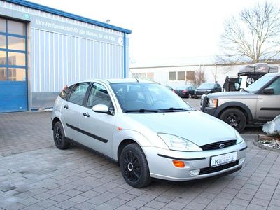 Gebraucht Ford Focus 103 PS (75 kW) 2000 Silber Limousine