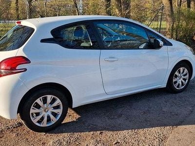 Second-hand Peugeot 208 Style 82 CP (60 kW) 2016 Alb Hatchback