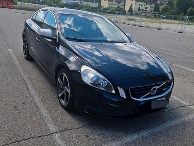 Schwarz Gebraucht 2013 Volvo S60 R-Design Limousine | 9.000 €