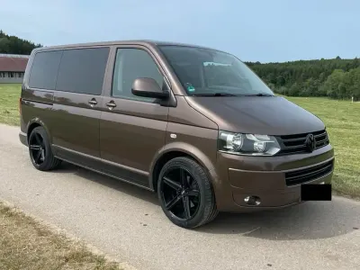 Gebraucht VW Multivan 140 PS (102 kW) 2010 Braun Van / Kleinbus