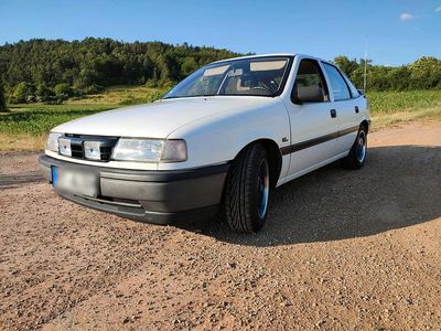 Gebraucht Opel Vectra 150 PS (110 kW) 1990 Weiß Kleinwagen