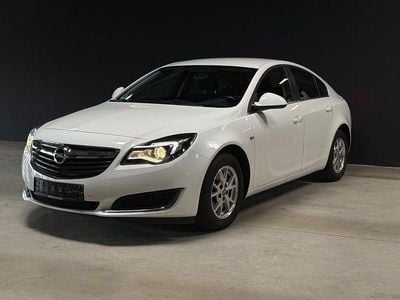 Usado Opel Insignia Business Edition 120 HP (88 kW) 2017 Branco Sedan