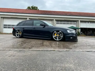 Gebraucht Audi A4 Comfort 300 PS (220 kW) 2011 Blau Kombi