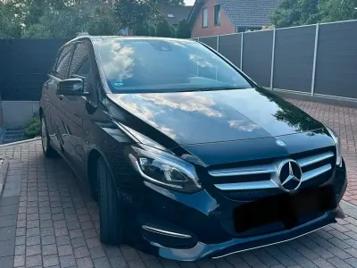 Gebraucht Mercedes B220 180 PS (132 kW) 2015 Schwarz Kleinwagen