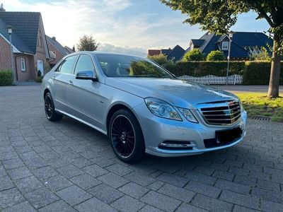 gebraucht Mercedes E250 Gepflegt / Umfangreiche Ausstattung