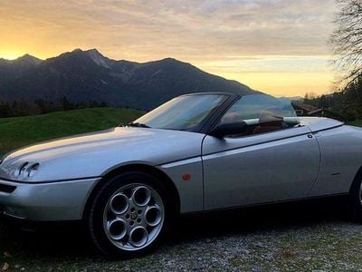 Usata Alfa Romeo Spider Lusso 150 CV (110 kW) 1997 Argento Cabrio