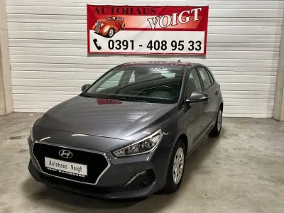 Gebraucht Hyundai i30 99 PS (72 kW) 2018 Grau Limousine