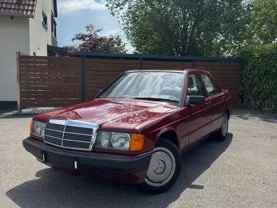 Gebraucht Mercedes 190 109 PS (80 kW) 1990 Rot Limousine