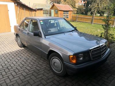 Usata Mercedes 190 109 CV (80 kW) 1991 Grigio Berlina