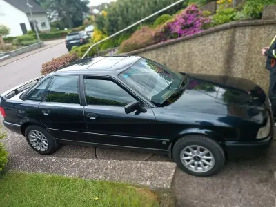 Gebraucht Audi 80 90 PS (66 kW) 1994 Blau Limousine