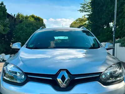 Gebraucht Renault Mégane GrandTour 110 PS (80 kW) 2015 Silber Kombi
