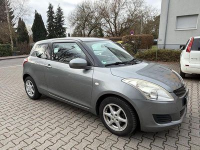 Gebraucht Suzuki Swift 94 PS (69 kW) 2012 Grau Kleinwagen