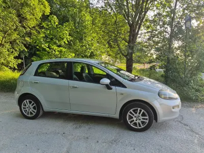 Gebraucht Fiat Punto 69 PS (50 kW) 2012 Weiß Kleinwagen
