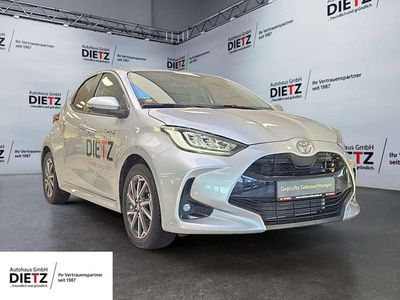 Silber Gebraucht 2025 Toyota Yaris Limousine | 22.890 € (Guter Preis)