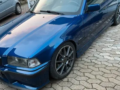 Gebraucht BMW 323 M Sport 170 PS (125 kW) 1998 Blau Limousine
