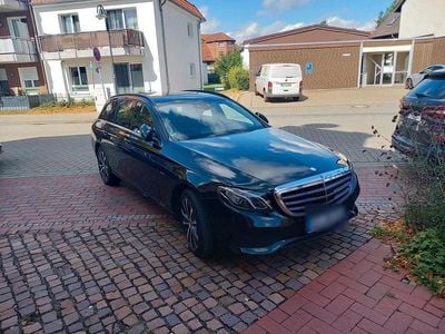 Schwarz Gebraucht 2020 Mercedes E300 Kombi | 18.500 € (Fairer Preis)