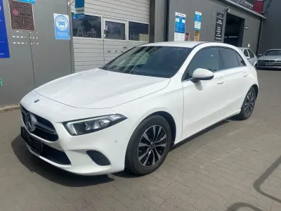 Gebraucht Mercedes A180 116 PS (85 kW) 2022 Weiß Limousine