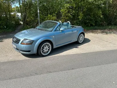 Usata Audi TT Roadster 150 CV (110 kW) 2005 Blu Cabrio