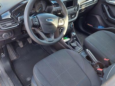 Gebraucht Ford Fiesta Cool & Connect 71 PS (52 kW) 2018 Grau Kleinwagen