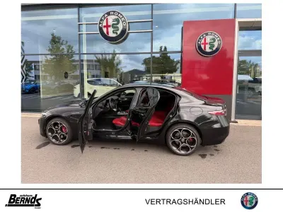 Gebraucht Alfa Romeo Giulia Premium 280 PS (205 kW) 2024 Nero vulcano metallic Limousine