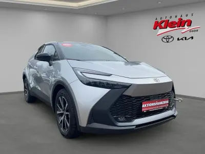 Neu Toyota C-HR 140 PS (102 kW) 2026 Silber SUV