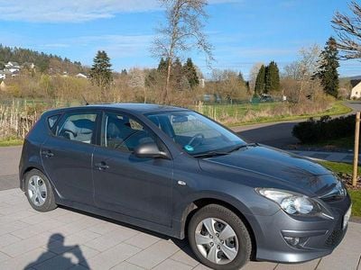 Gebraucht Hyundai i30 Classic 90 PS (66 kW) 2010 Grau Limousine